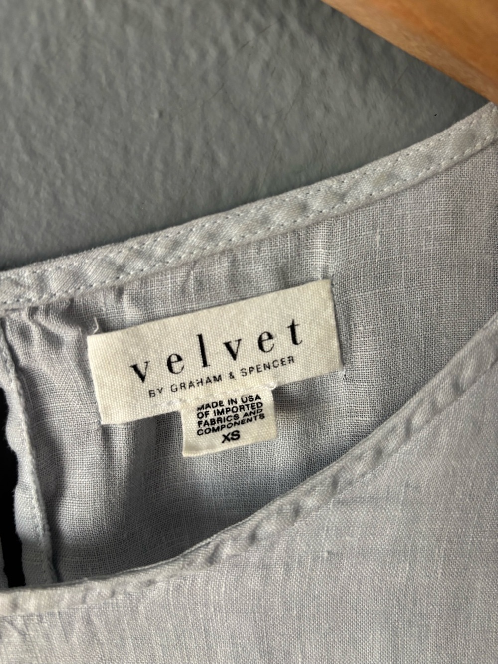 Velvet by Graham & Spencer Linen Ruffle Sleeve Blouse Pale Blue XS - Picture 9 of 10